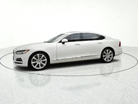 More photos of 2018 Volvo S90 T6 Inscription at CarWise Gurnee, IL