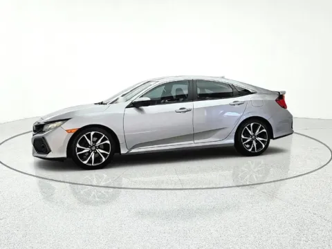 More photos of 2018 Honda Civic Si at CarWise Gurnee, IL