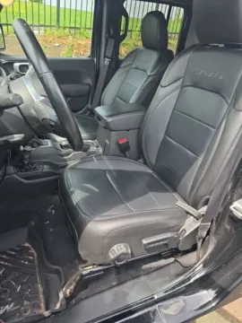 More photos of 2023 Jeep Wrangler Sahara 4xe at CarWise Gurnee, IL