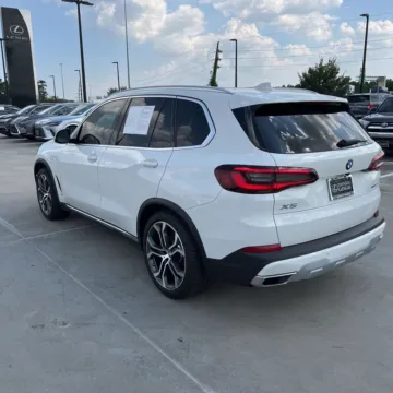 Photos of 2021 BMW X5 xDrive45e for sale in Gurnee, IL at CarWise Gurnee