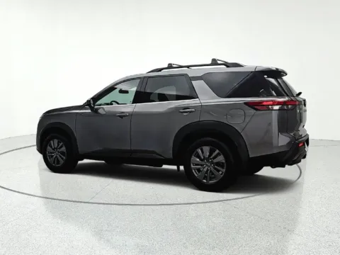 More photos of 2022 Nissan Pathfinder SV at CarWise Gurnee, IL
