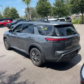 Photos of 2022 Nissan Pathfinder SV for sale in Gurnee, IL at CarWise Gurnee