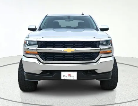 Photos of 2017 Chevrolet Silverado 1500 LT for sale in Gurnee, IL at CarWise Gurnee