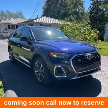 Blue 2022 Audi Q5 45 S line Premium for sale in Gurnee, IL