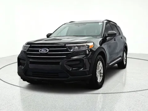 Photos of 2020 Ford Explorer XLT for sale in Gurnee, IL at CarWise Gurnee