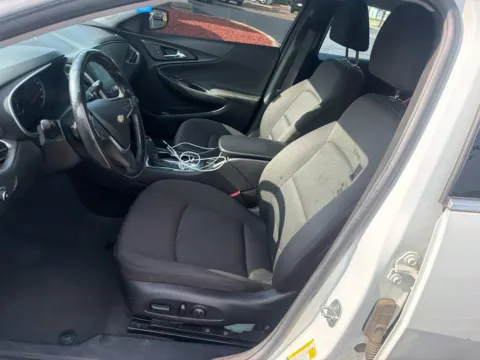 Photos of 2019 Chevrolet Malibu RS for sale in Gurnee, IL at CarWise Gurnee