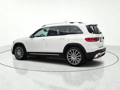 More photos of 2022 Mercedes-Benz GLB 250 at CarWise Gurnee, IL