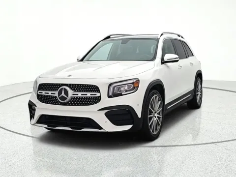 Photos of 2022 Mercedes-Benz GLB 250 for sale in Gurnee, IL at CarWise Gurnee