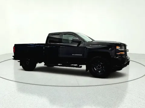 Photos of 2018 Chevrolet Silverado 1500 Custom for sale in Gurnee, IL at CarWise Gurnee