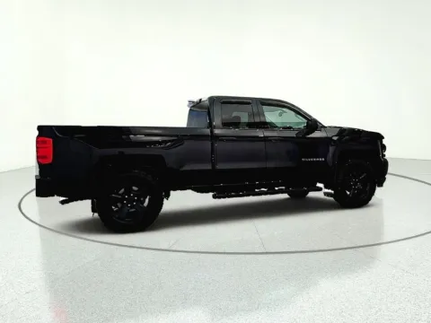 More photos of 2018 Chevrolet Silverado 1500 Custom at CarWise Gurnee, IL
