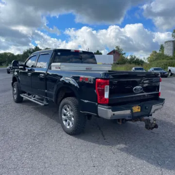 Photos of 2019 Ford F-250SD Lariat for sale in Gurnee, IL at CarWise Gurnee