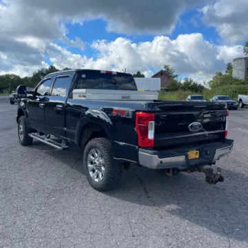 Photos of 2019 Ford F-250SD Lariat for sale in Gurnee, IL at CarWise Gurnee