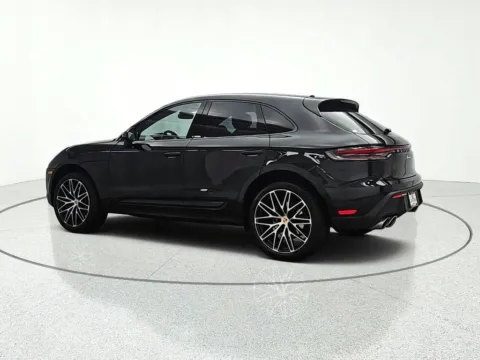 More photos of 2022 Porsche Macan at CarWise Gurnee, IL