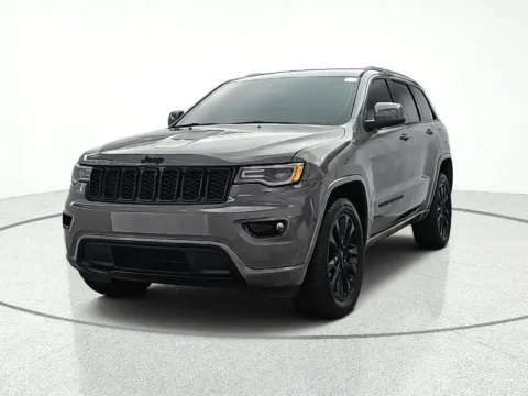 Photos of 2020 Jeep Grand Cherokee Altitude for sale in Gurnee, IL at CarWise Gurnee