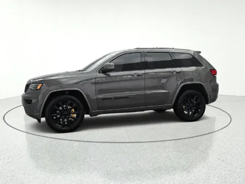 More photos of 2020 Jeep Grand Cherokee Altitude at CarWise Gurnee, IL