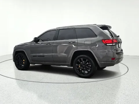 More photos of 2020 Jeep Grand Cherokee Altitude at CarWise Gurnee, IL