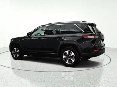 More photos of 2023 Jeep Grand Cherokee 4xe at CarWise Gurnee, IL