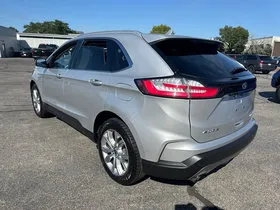 Photos of 2019 Ford Edge Titanium for sale in Gurnee, IL at CarWise Gurnee