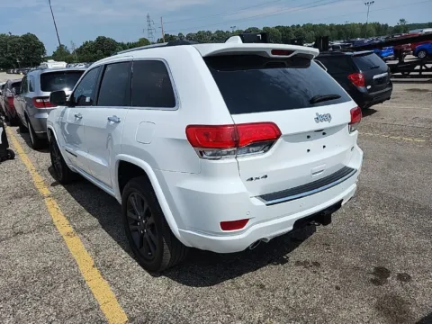 Photos of 2021 Jeep Grand Cherokee Overland for sale in Gurnee, IL at CarWise Gurnee