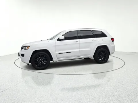 Another view of 2019 Jeep Grand Cherokee Altitude for sale in Gurnee, IL at CarWise Gurnee