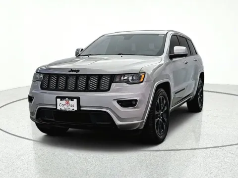 Photos of 2018 Jeep Grand Cherokee Altitude for sale in Gurnee, IL at CarWise Gurnee