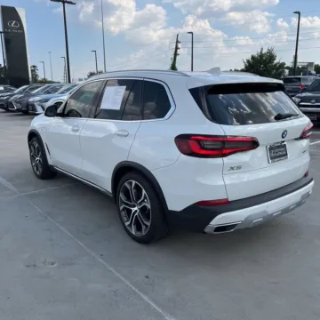 Photos of 2021 BMW X5 xDrive45e for sale in Gurnee, IL at CarWise Gurnee