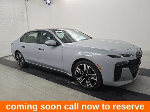 Gray 2023 BMW i7 xDrive60 for sale in Gurnee, IL