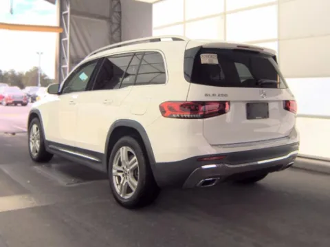 Photos of 2020 Mercedes-Benz GLB 250 for sale in Gurnee, IL at CarWise Gurnee