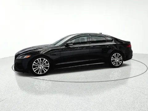 More photos of 2024 Jaguar XF R-Dynamic SE at CarWise Gurnee, IL