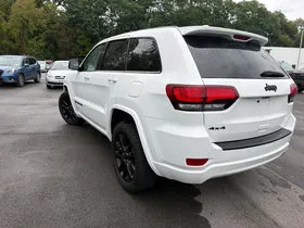 Photos of 2020 Jeep Grand Cherokee Altitude for sale in Gurnee, IL at CarWise Gurnee