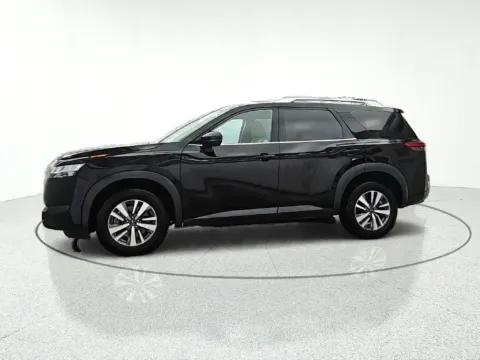 Another view of 2022 Nissan Pathfinder SL for sale in Gurnee, IL at CarWise Gurnee