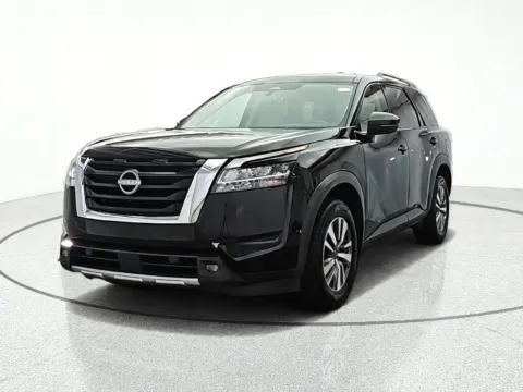 Photos of 2022 Nissan Pathfinder SL for sale in Gurnee, IL at CarWise Gurnee