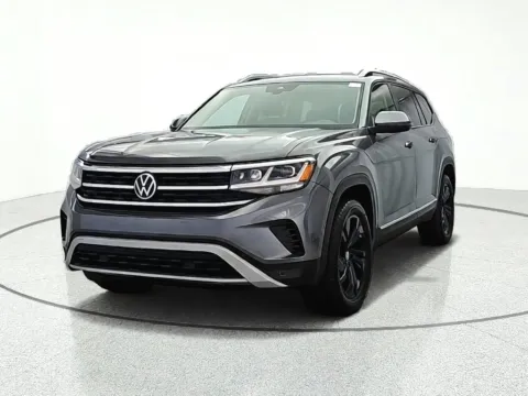 Photos of 2022 Volkswagen Atlas SEL for sale in Gurnee, IL at CarWise Gurnee
