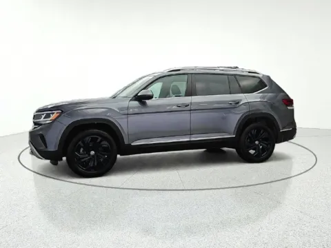 Another view of 2022 Volkswagen Atlas SEL for sale in Gurnee, IL at CarWise Gurnee