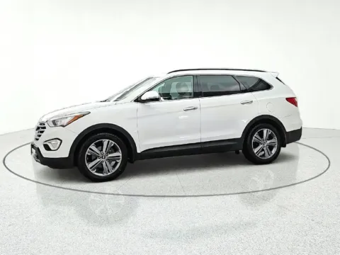 More photos of 2016 Hyundai Santa Fe SE at CarWise Gurnee, IL