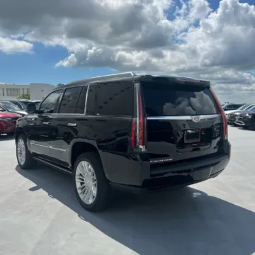 Photos of 2019 Cadillac Escalade Platinum Edition for sale in Gurnee, IL at CarWise Gurnee