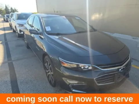 Gray 2017 Chevrolet Malibu LT for sale in Gurnee, IL