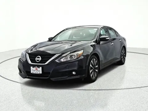 Photos of 2017 Nissan Altima 2.5 SL for sale in Gurnee, IL at CarWise Gurnee