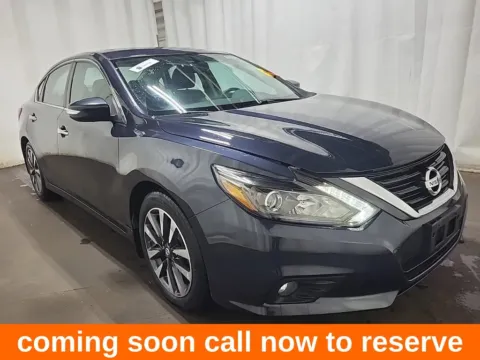 Blue 2017 Nissan Altima 2.5 SL for sale in Gurnee, IL