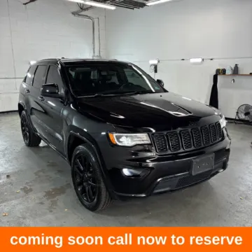 Black 2020 Jeep Grand Cherokee Altitude for sale in Gurnee, IL