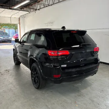 Photos of 2020 Jeep Grand Cherokee Altitude for sale in Gurnee, IL at CarWise Gurnee