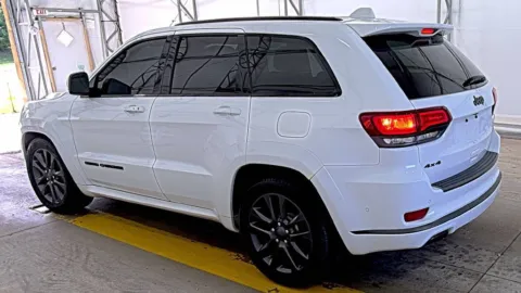 Photos of 2018 Jeep Grand Cherokee Overland for sale in Gurnee, IL at CarWise Gurnee