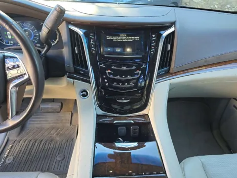 Another view of 2017 Cadillac Escalade Luxury for sale in Gurnee, IL at CarWise Gurnee