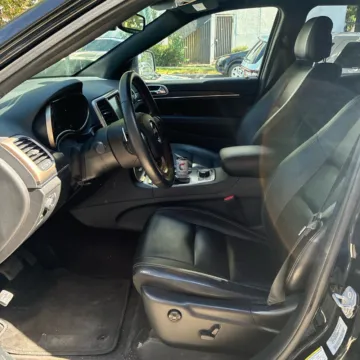 More photos of 2017 Jeep Grand Cherokee Limited at CarWise Gurnee, IL