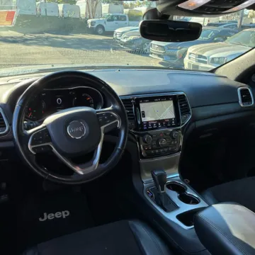 Another view of 2020 Jeep Grand Cherokee Altitude for sale in Gurnee, IL at CarWise Gurnee
