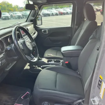 More photos of 2020 Jeep Gladiator Sport at CarWise Gurnee, IL
