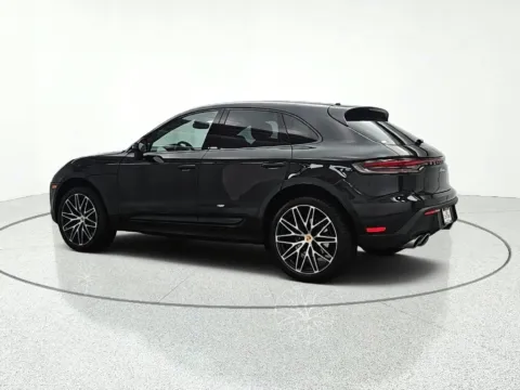 More photos of 2022 Porsche Macan at CarWise Gurnee, IL