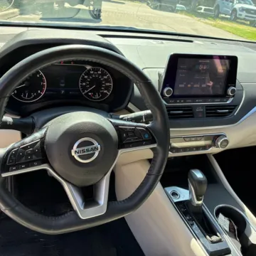 Another view of 2019 Nissan Altima 2.5 SV for sale in Gurnee, IL at CarWise Gurnee