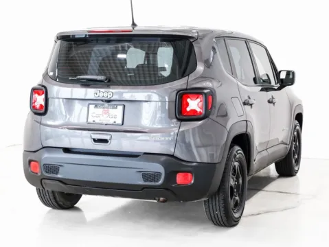 More photos of 2018 Jeep Renegade Sport at CarWise Gurnee, IL