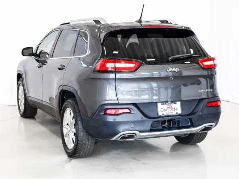 More photos of 2015 Jeep Cherokee Limited at CarWise Gurnee, IL